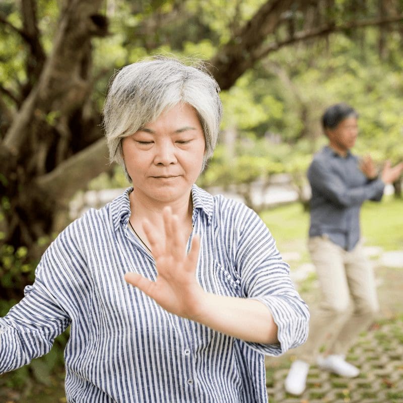 Modern Qi Gong Review: Lee Holden's Quest On Mindvalley